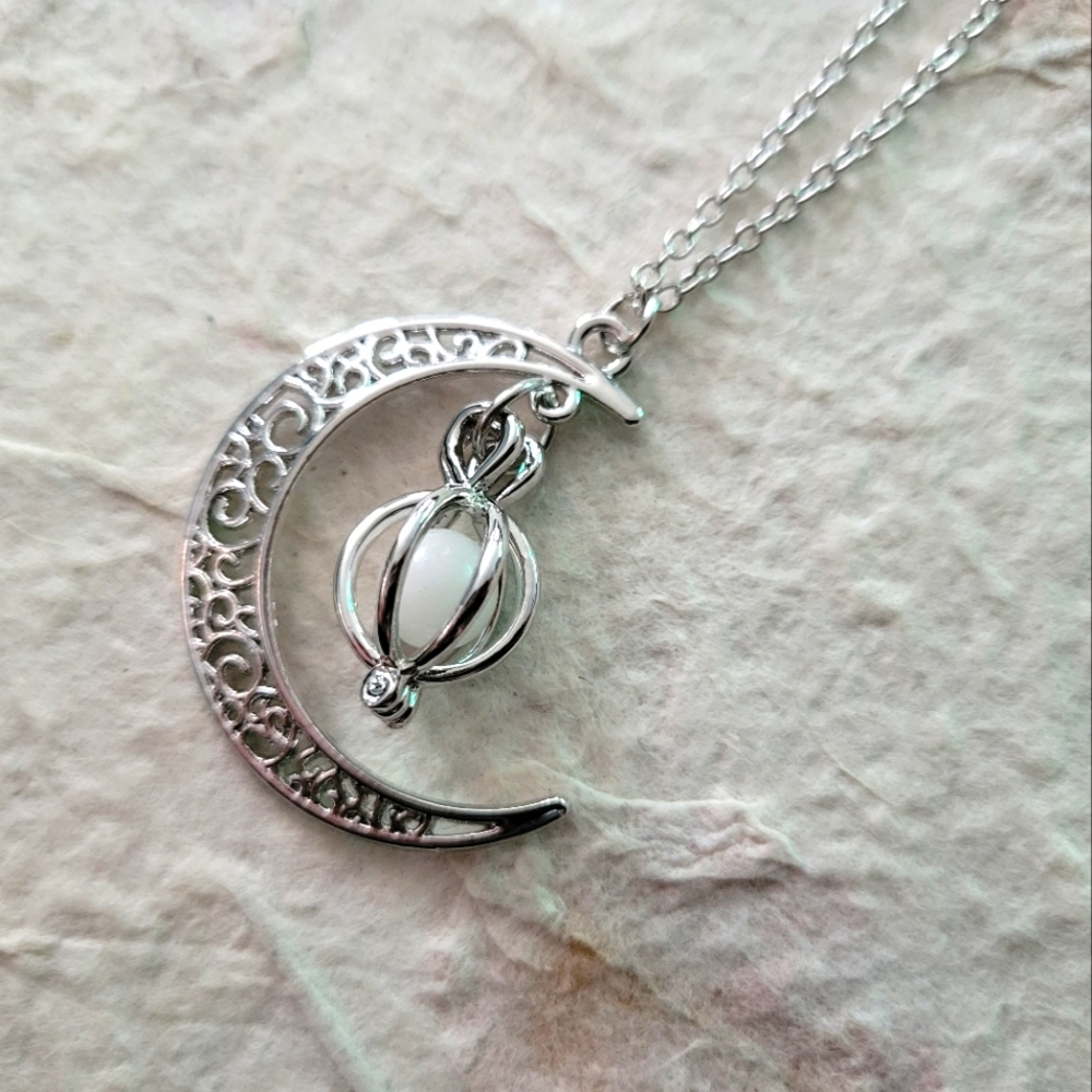 Cresent Moon Necklace